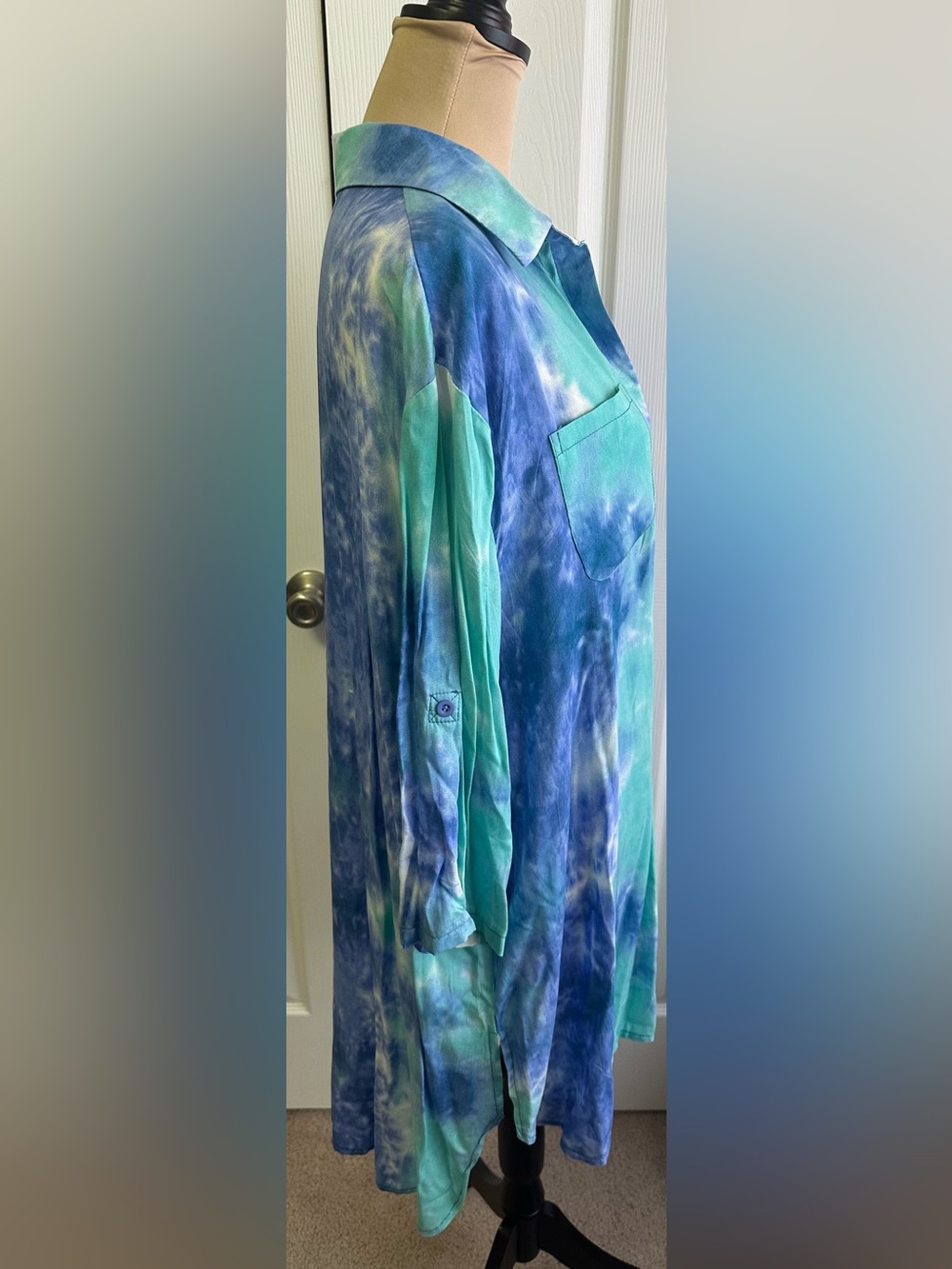 Tie-Dye V-Neck Swim Coverup Tunic in Blue & Green - Picture 5 of 7